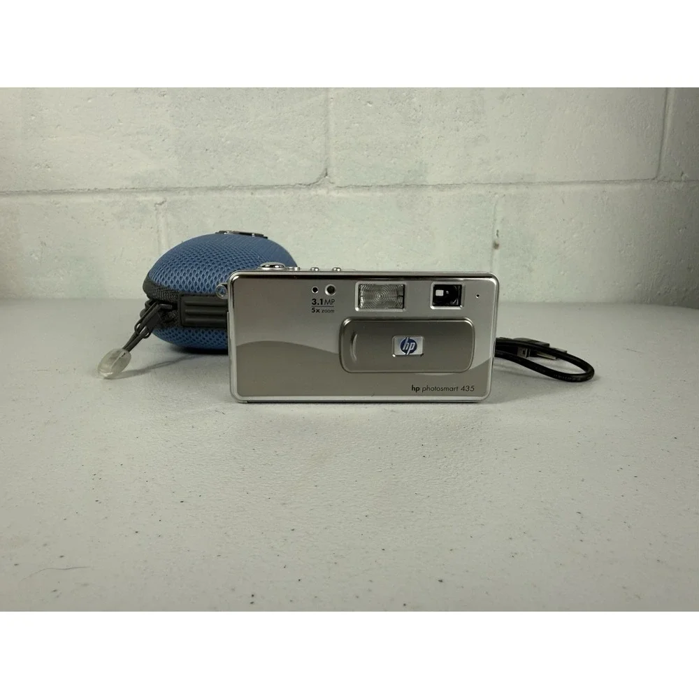 HP PhotoSmart 435 GRLYB-0302 Silver 3.1 MP 5x Zoom Digital Camera Works Great!
